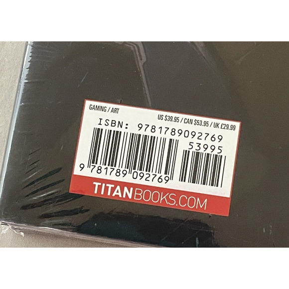 Marvels Avengers Art of the Game Hardcover Book Iron Man Hulk Thor Cap America - Picture 3 of 5